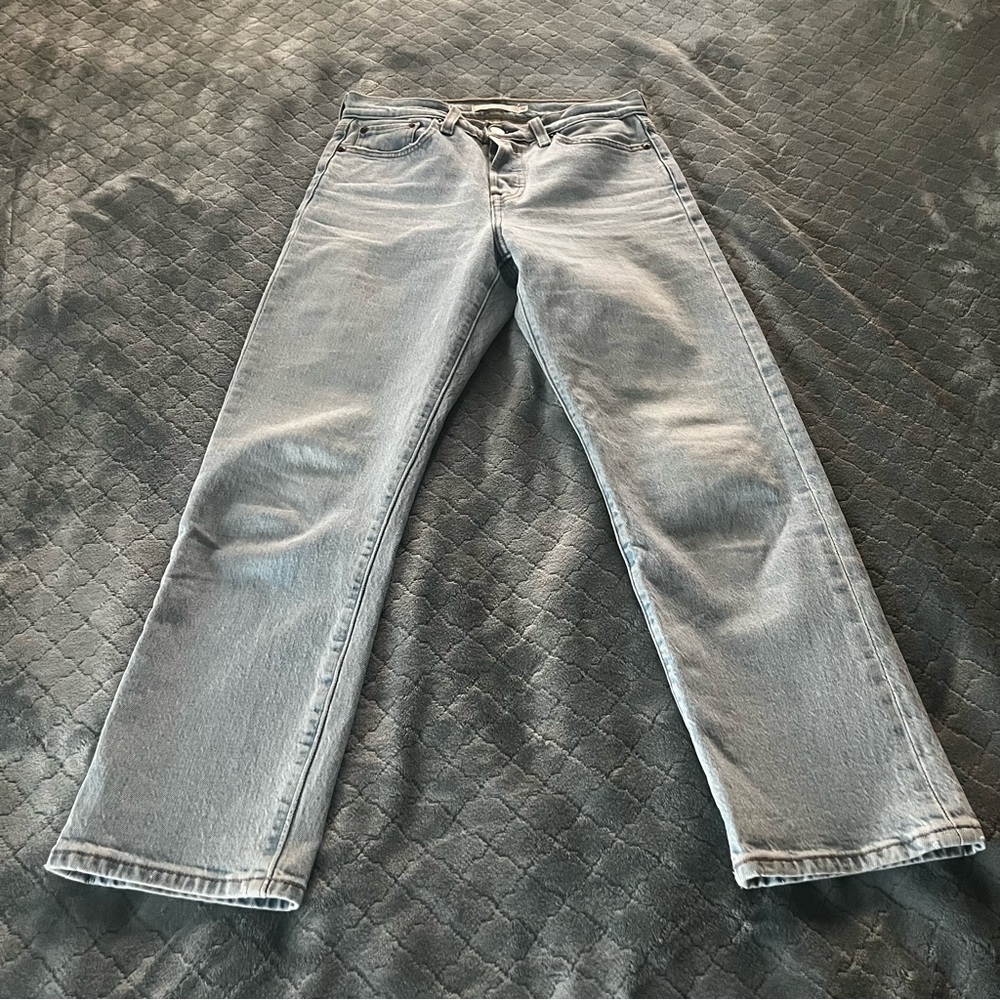 Levi's Women's Light Gray Straight Leg Jeans